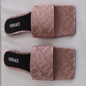 New Versace Allover Flat logo Pink/Beige Sandals Sz 39.5 - US 9